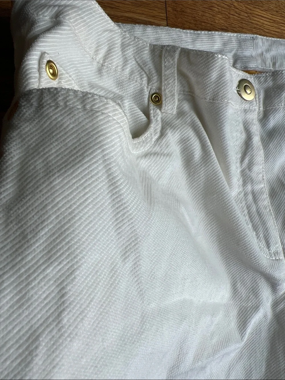 Ruby Rd. 10 Petite cream lightweight stretch Jean pant w/gold hardware